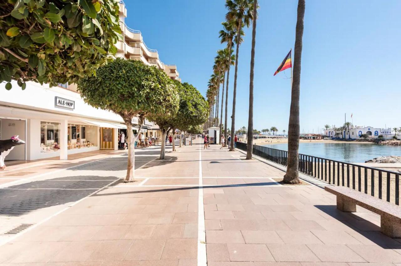Beachfront With Stunning Sea Views Apartment Marbella